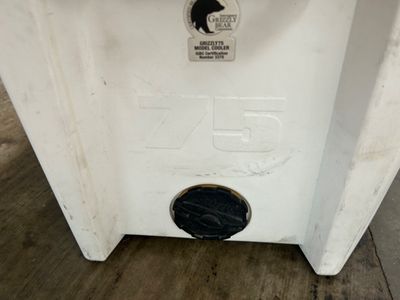 GRIZZLY COOLER