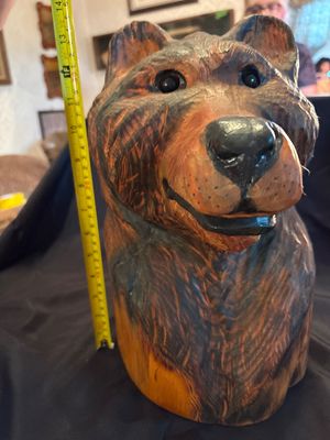 Sale Photo Thumbnail #23: Beautiful carved bear!