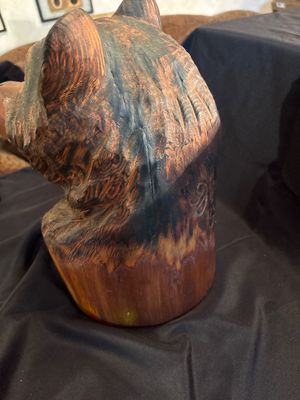 Sale Photo Thumbnail #19: Beautiful carved bear!