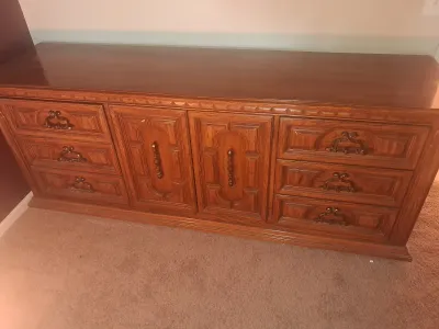 9 DRAWER DRESSER W/ BUILT IN JEWELRY SHELF
