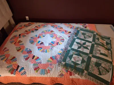 HANDMADE QUILT, THROW BLANKET