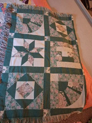 HANDMADE QUILT, THROW BLANKET