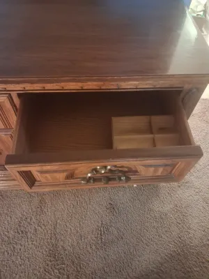 9 DRAWER DRESSER W/ BUILT IN JEWELRY SHELF