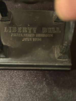 TOUCH OF CLASS WALL SHELF, WOOD BUD VASE, LIBERTY BELL AND MORE