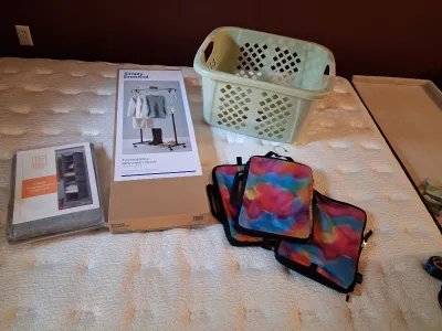 EXTENDABLE GARMENT RACK, HANGING CLOSET ORGANIZER, LAUNDRY BASKET,