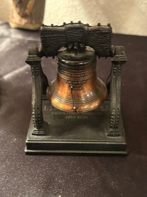 TOUCH OF CLASS WALL SHELF, WOOD BUD VASE, LIBERTY BELL AND MORE