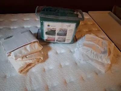 NEW MARCIELO QUEEN SIZE COMFORTER W/SHEETS