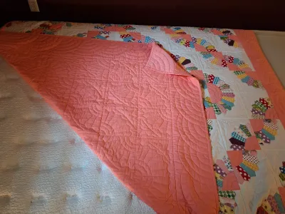HANDMADE QUILT, THROW BLANKET