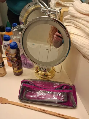 LIGHT UP MAGNIFYING MIRROR, FOLDING MAKE UP CASE, SUNSCREEN, JEWELRY CLEANER AND MUCH MORE!