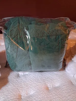 NEW MARCIELO QUEEN SIZE COMFORTER W/SHEETS