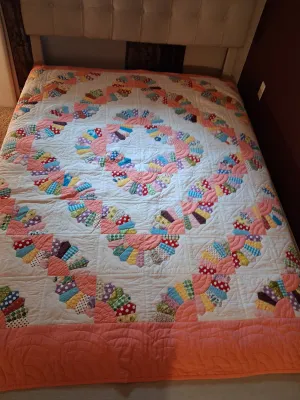 HANDMADE QUILT, THROW BLANKET