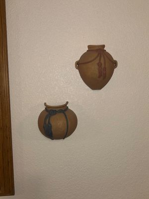 “BLACK MAGIC”PERSONALLY SIGNED by NATIVE AMERICAN ARTIST MAJIA AND MATCHING DECORATIVE WALL HANGINGS POTS