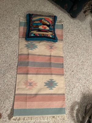 NATIVE STYLE WEAVED WOOL RUG AND ACCENT PILLOW