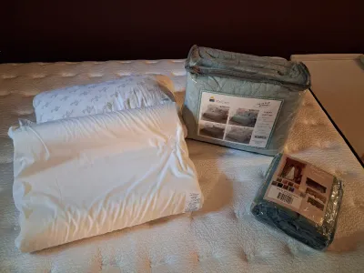 QUEEN SIZE MARCIELO COMFORTER, "MY PILLOW" AND 2ND PILLOW PLUS CURTAINS