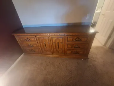 9 DRAWER DRESSER W/ BUILT IN JEWELRY SHELF