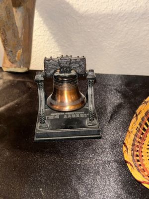 TOUCH OF CLASS WALL SHELF, WOOD BUD VASE, LIBERTY BELL AND MORE