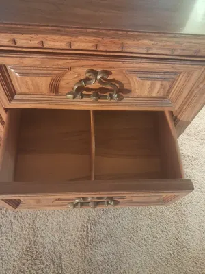 9 DRAWER DRESSER W/ BUILT IN JEWELRY SHELF