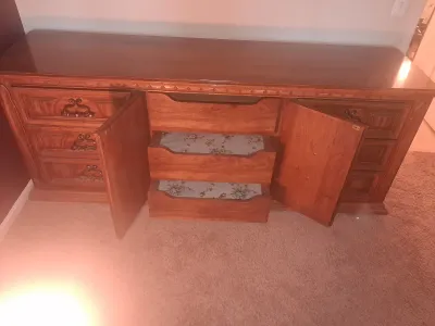 9 DRAWER DRESSER W/ BUILT IN JEWELRY SHELF