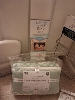 NEW 6 PC TOWEL SET, NEW BATH PILLOW, SHOWER CADDY, STEP TRASH CAN, UNDER THE SINK MAT