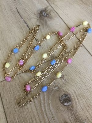 Beautiful, vintage, gold, toned, multicolored glass statement necklace small chip on one stone