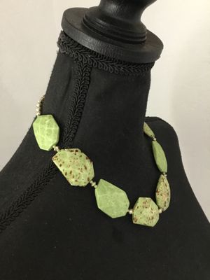 Faux stone Beautiful speckled green and gold statement necklace very light