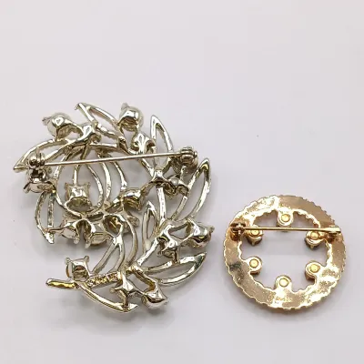 LOT 109: Set of (7) Vintage Brooches - Lisner, Anson & More