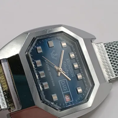 LOT 112: KronoTron Electra Watch