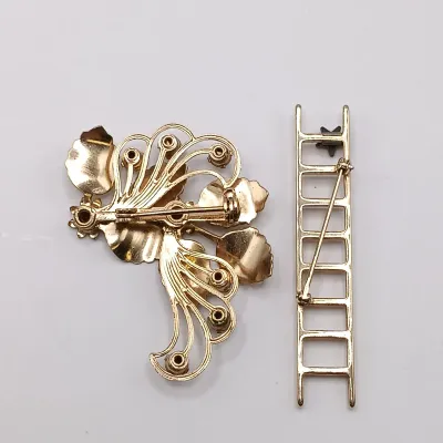 LOT 109: Set of (7) Vintage Brooches - Lisner, Anson & More