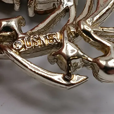 LOT 109: Set of (7) Vintage Brooches - Lisner, Anson & More