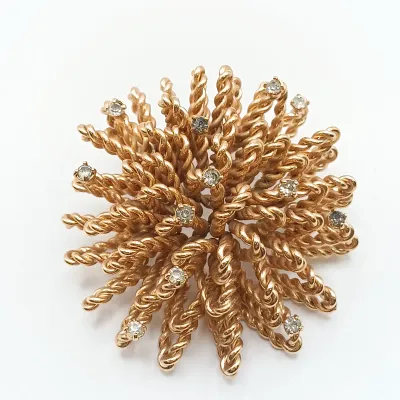 LOT 109: Set of (7) Vintage Brooches - Lisner, Anson & More