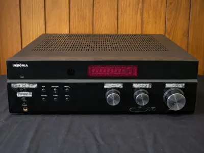 INSIGNIA ND-R2001 AM/FM STEREO RECEIVER