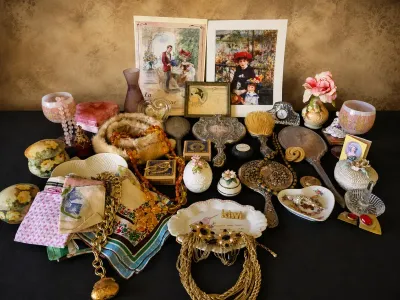 COLLECTION OF VINTAGE HANDHELD MIRRORS, JEWELRY AND MORE