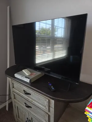 44 in Roku TV with remote