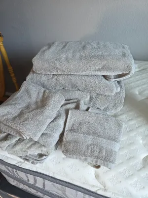 Gray towel set