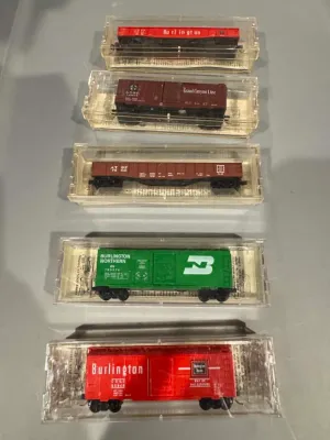 Sale Photo Thumbnail #9: Lot 6 mini trains
