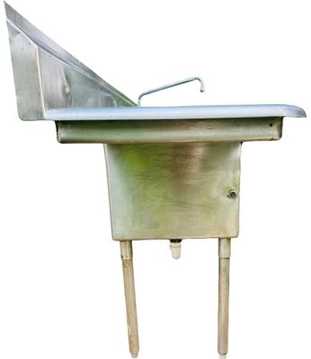 Sale Photo Thumbnail #366: Stainless Steel  TRIPLE Sink
7 Ft 2 In x 1 Ft 9 3/8" x 3 Ft 7 3/8"
(86" x 21 3/8" x 43 3/8")