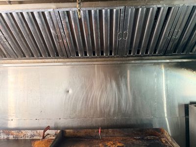 Sale Photo Thumbnail #30: Pigs Unlimited - 24 FOOT Food Truck WHITE

Fully loaded truck with everything you need for food truck industry!
It will be detailed before you buy it!

Photos included are the BEFORE photos. We will be detailing the truck while the auction is running.
Fee