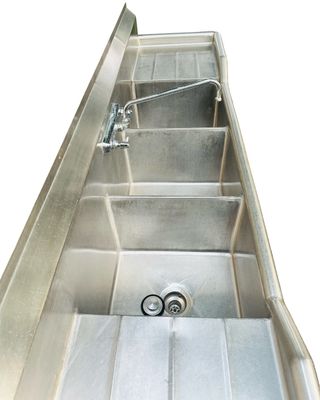 Sale Photo Thumbnail #367: Stainless Steel  TRIPLE Sink
7 Ft 2 In x 1 Ft 9 3/8" x 3 Ft 7 3/8"
(86" x 21 3/8" x 43 3/8")