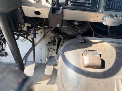 Sale Photo Thumbnail #16: Pigs Unlimited - 24 FOOT Food Truck WHITE

Fully loaded truck with everything you need for food truck industry!
It will be detailed before you buy it!

Photos included are the BEFORE photos. We will be detailing the truck while the auction is running.
Fee
