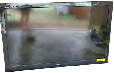 Sale Photo Thumbnail #433: Toshiba TV with Mount

Toshiba 65HT2U 65-inch 1080p LCD television manufactured in April 2012