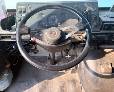Sale Photo Thumbnail #15: Pigs Unlimited - 24 FOOT Food Truck WHITE

Fully loaded truck with everything you need for food truck industry!
It will be detailed before you buy it!

Photos included are the BEFORE photos. We will be detailing the truck while the auction is running.
Fee