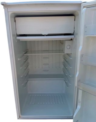 Sale Photo Thumbnail #482: Sanyo White Mini Fridge