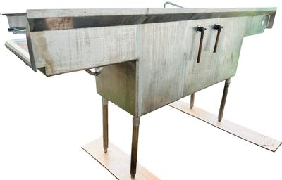 Sale Photo Thumbnail #377: Stainless Steel  TRIPLE Sink
7 Ft 2 In x 1 Ft 9 3/8" x 3 Ft 7 3/8"
(86" x 21 3/8" x 43 3/8")