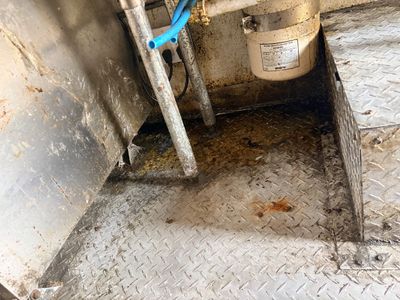 Sale Photo Thumbnail #36: Pigs Unlimited - 24 FOOT Food Truck WHITE

Fully loaded truck with everything you need for food truck industry!
It will be detailed before you buy it!

Photos included are the BEFORE photos. We will be detailing the truck while the auction is running.
Fee