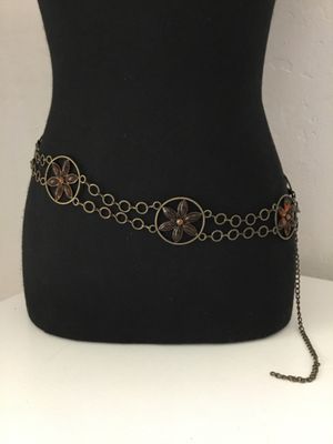 Super cute bronze, toned amber colored flower chain belt