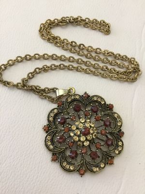 Gorgeous vintage, Victorian style rich, fall, dark red amber, crystal rhinestones, flower pendant on gold tone chain necklace. Very nice...