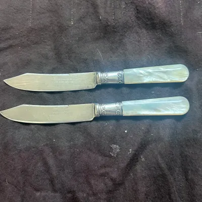 A mother of pearl knives