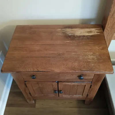 LOT 134: Broyhill Attic Heirlooms Nightstand with Queen Size Wood Headboard