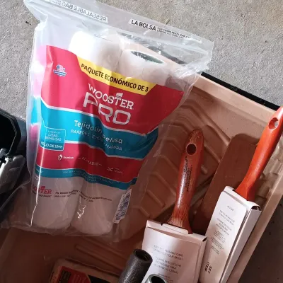 LOT 128: Garage Finds - 5 Gallon Shop Vac with an Assortment of Tools
