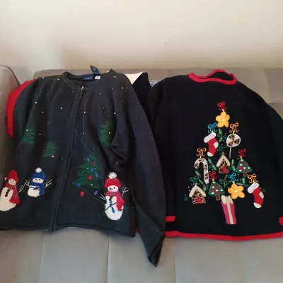 LOT 109: Collection of Women's Christmas Sweaters / Vests Sizes Petite Large - 2XL
